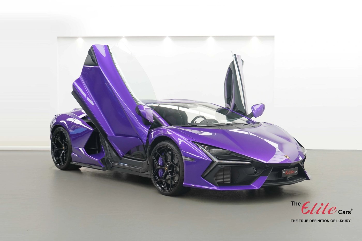 Lamborghini Revuelto Viola