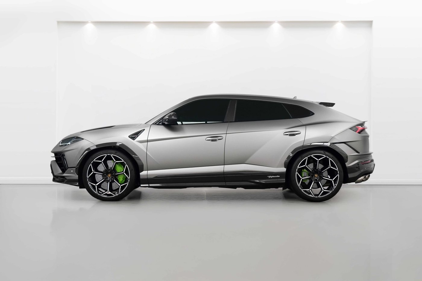 2023 Lamborghini Urus Performante Grigio matte — side profile
