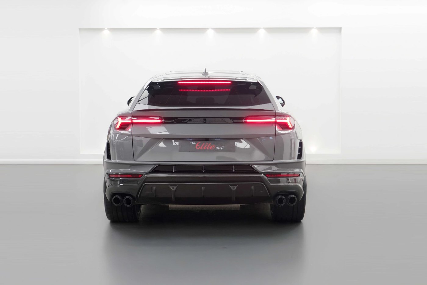 2024 Lamborghini Urus Performante Grigio — rear